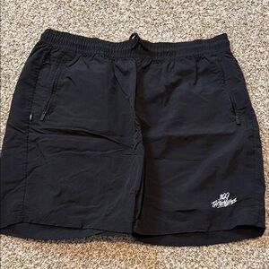 🌿 100 Thieves Men's Black Athletic Shorts